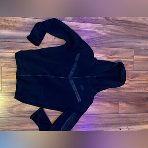 Black nike tech
